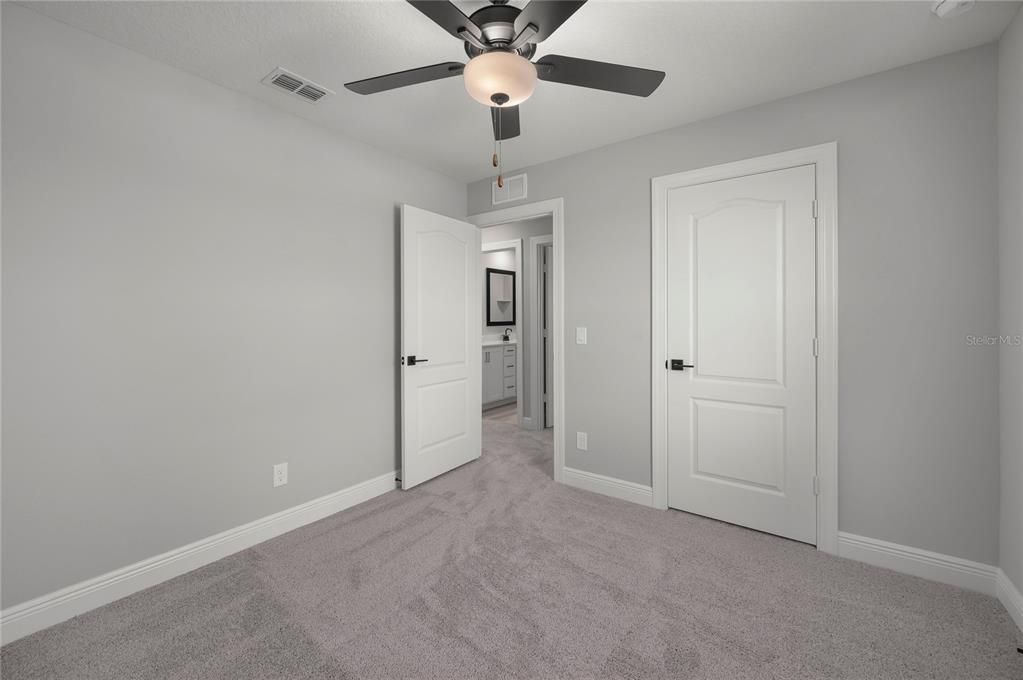 For Sale: $514,900 (5 beds, 2 baths, 2461 Square Feet)