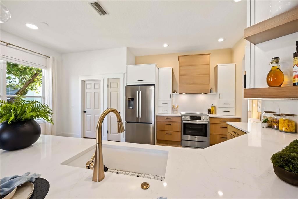 En Venta: $799,000 (3 camas, 2 baños, 2118 Pies cuadrados)