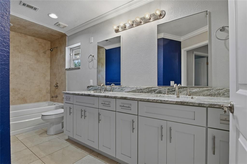 На продажу: $689,900 (5 спален, 3 ванн, 3503 Квадратных фут)