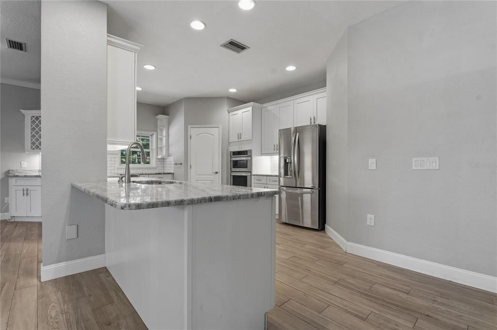 На продажу: $689,900 (5 спален, 3 ванн, 3503 Квадратных фут)