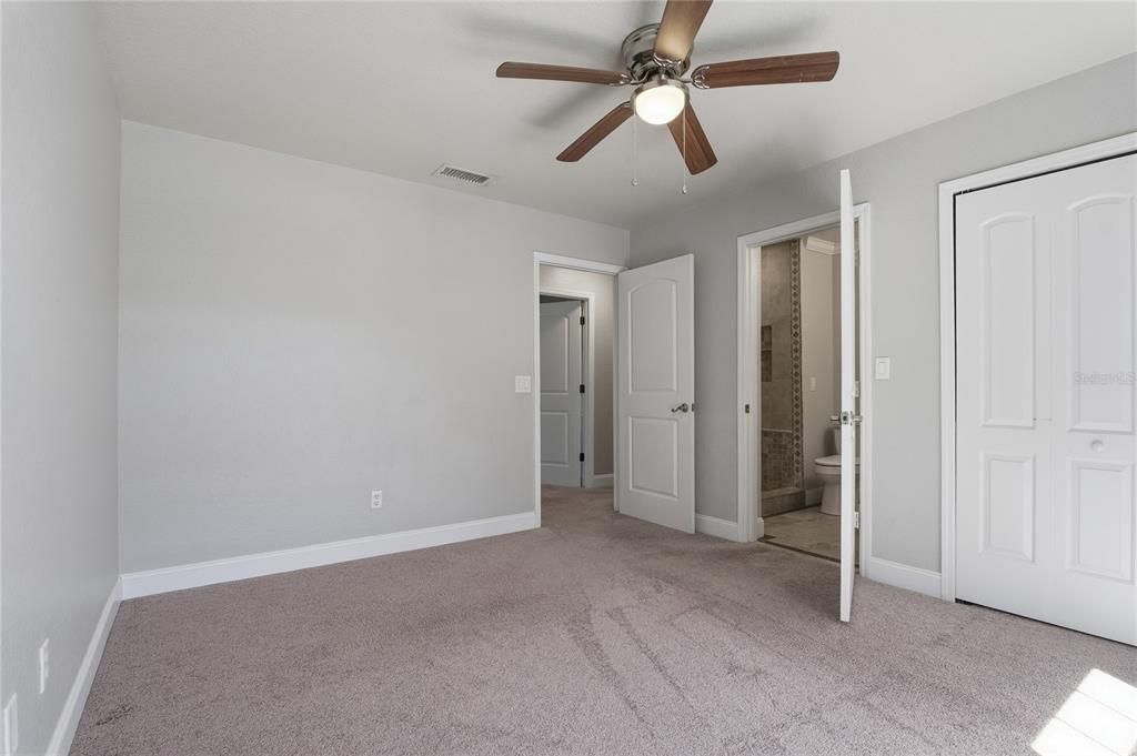 На продажу: $689,900 (5 спален, 3 ванн, 3503 Квадратных фут)