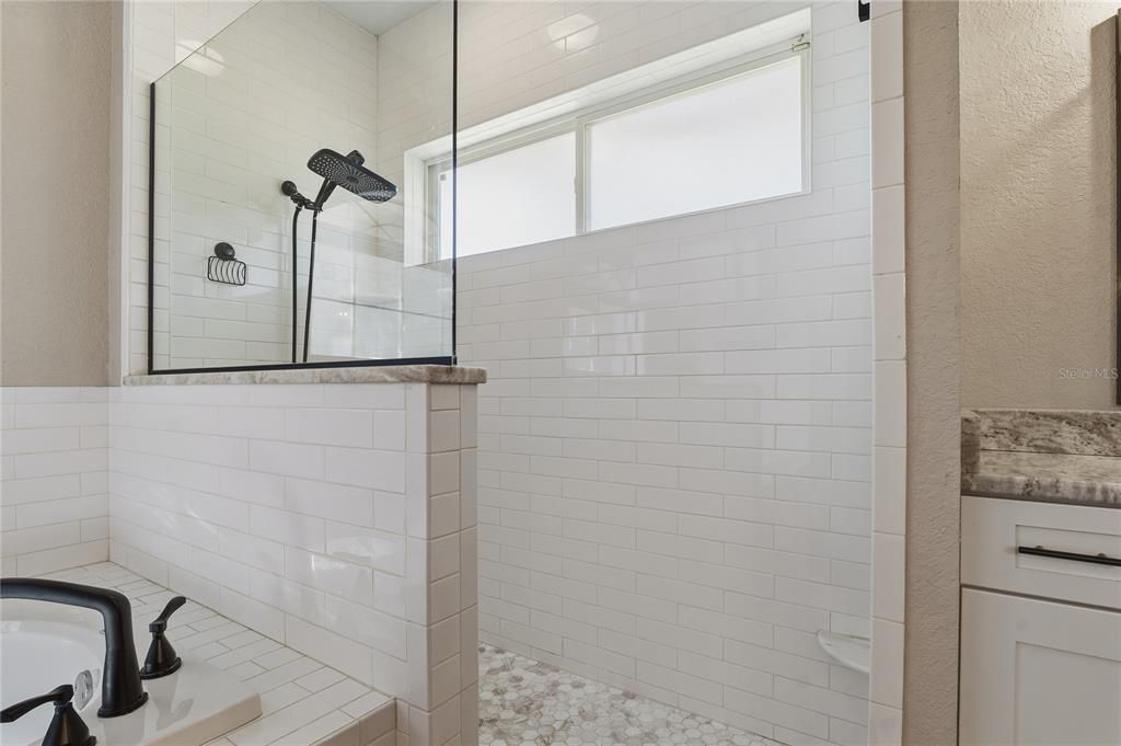 На продажу: $689,900 (5 спален, 3 ванн, 3503 Квадратных фут)