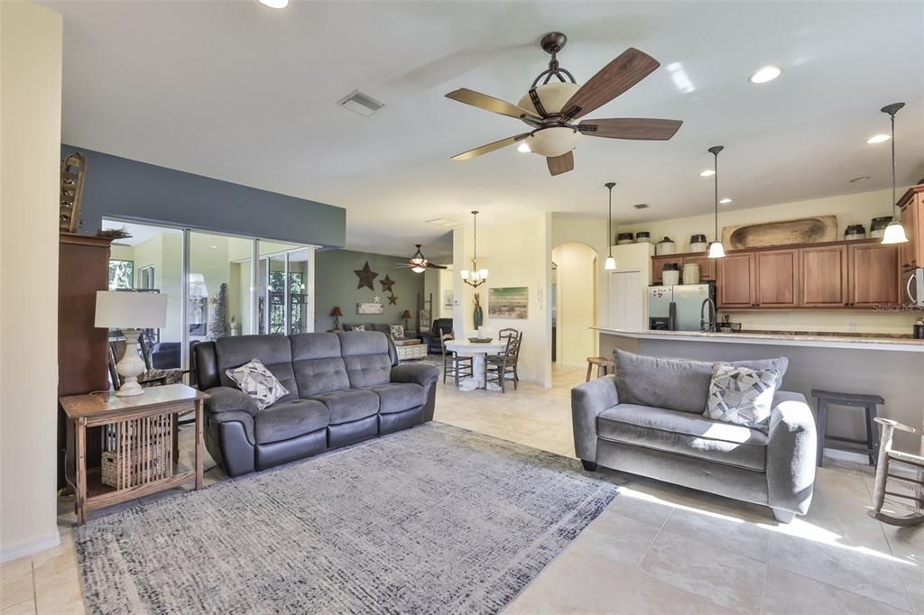 For Sale: $478,000 (3 beds, 2 baths, 2158 Square Feet)