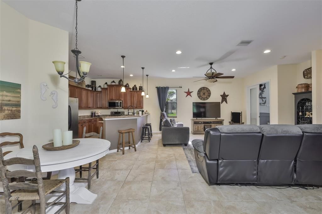 For Sale: $478,000 (3 beds, 2 baths, 2158 Square Feet)