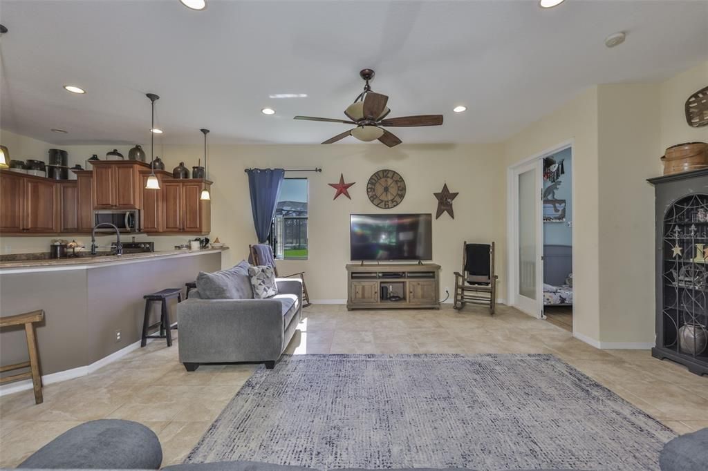 For Sale: $478,000 (3 beds, 2 baths, 2158 Square Feet)