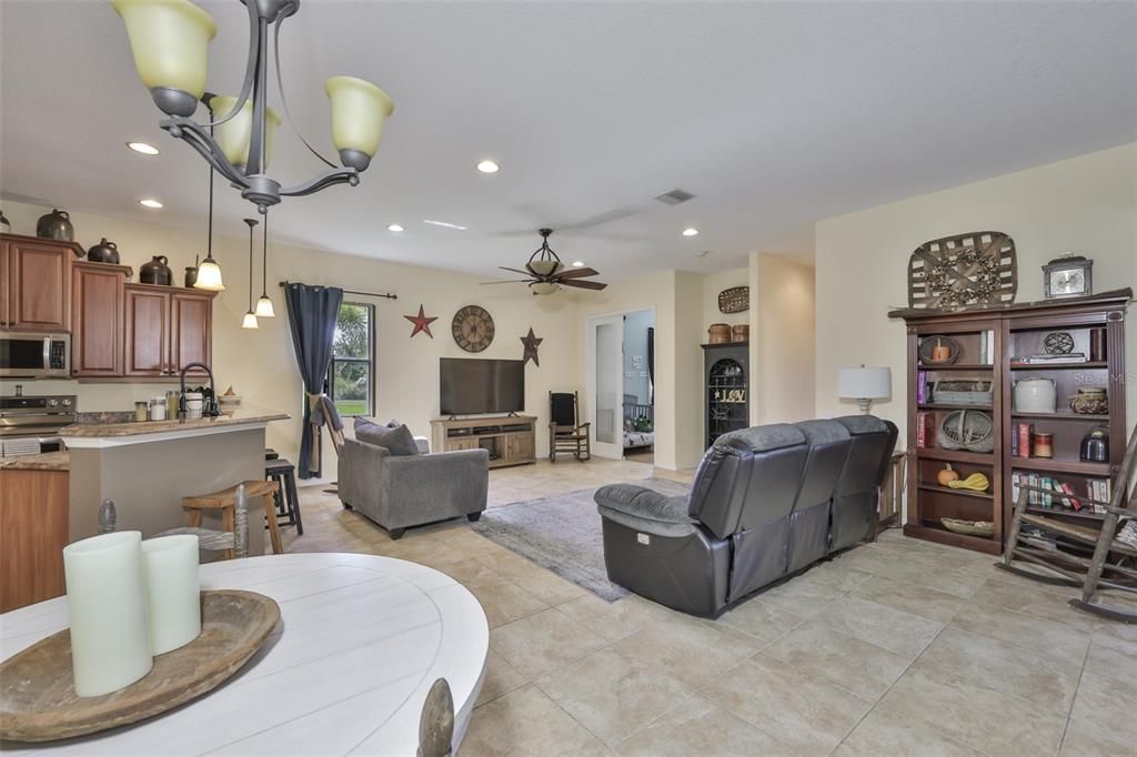 For Sale: $478,000 (3 beds, 2 baths, 2158 Square Feet)