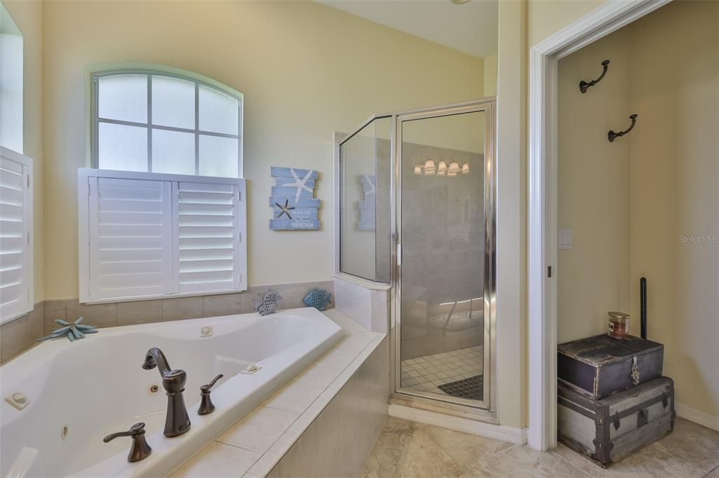 For Sale: $478,000 (3 beds, 2 baths, 2158 Square Feet)