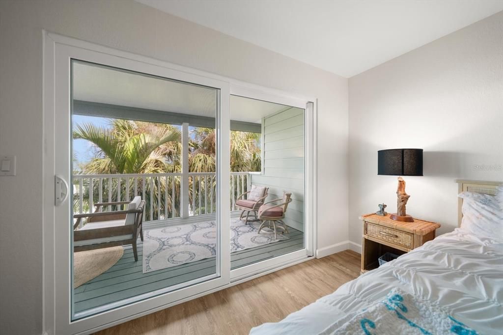 For Sale: $699,000 (2 beds, 2 baths, 1435 Square Feet)