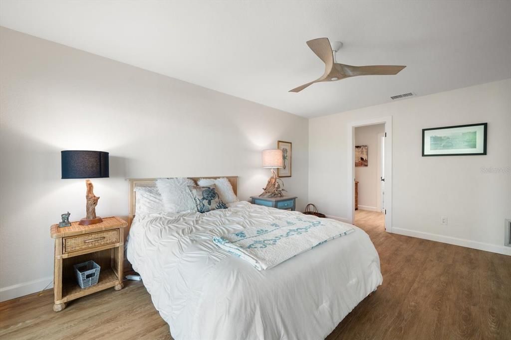 For Sale: $699,000 (2 beds, 2 baths, 1435 Square Feet)