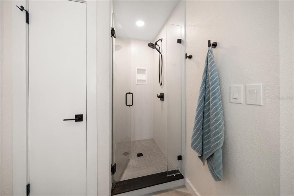 For Sale: $699,000 (2 beds, 2 baths, 1435 Square Feet)