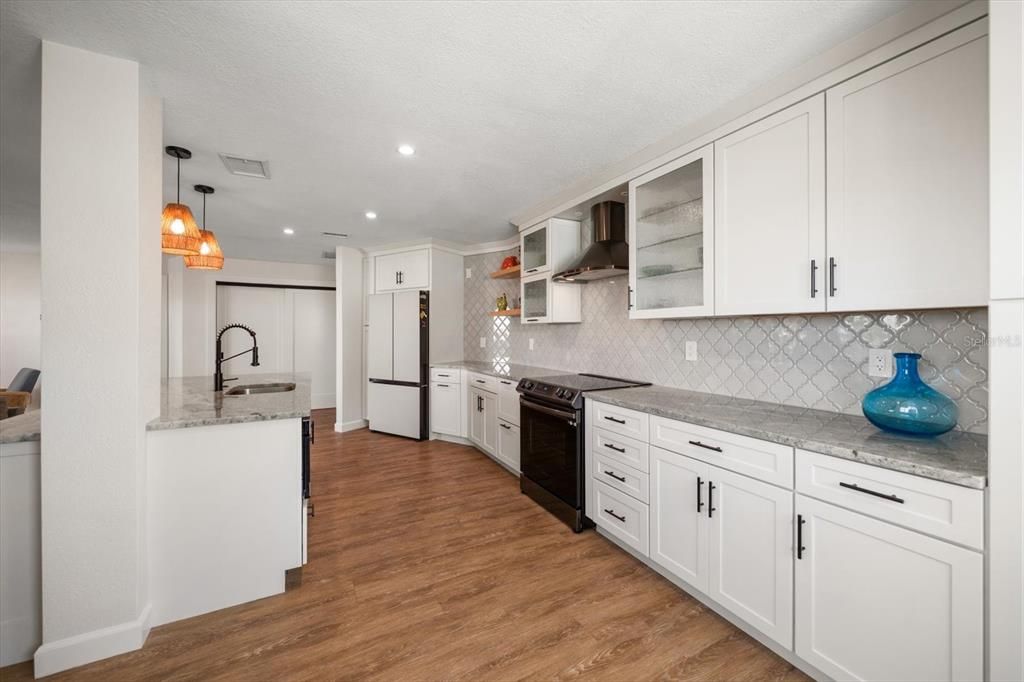 For Sale: $699,000 (2 beds, 2 baths, 1435 Square Feet)