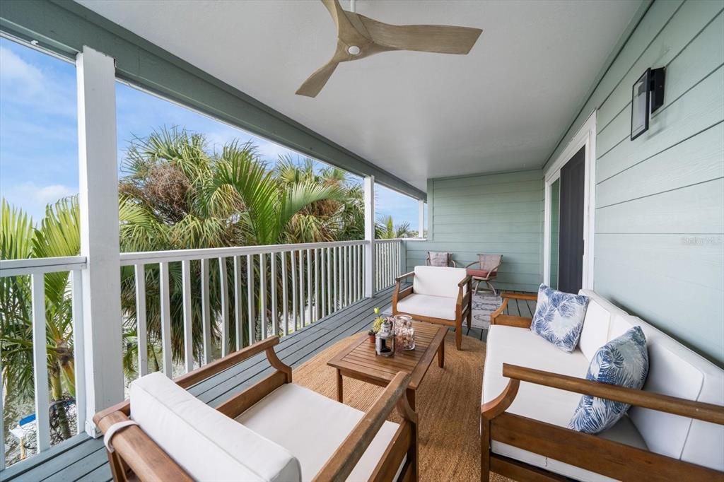 For Sale: $699,000 (2 beds, 2 baths, 1435 Square Feet)