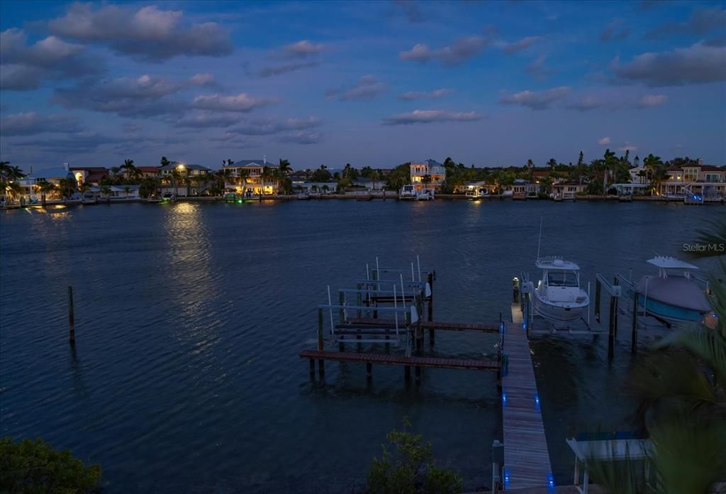 For Sale: $699,000 (2 beds, 2 baths, 1435 Square Feet)