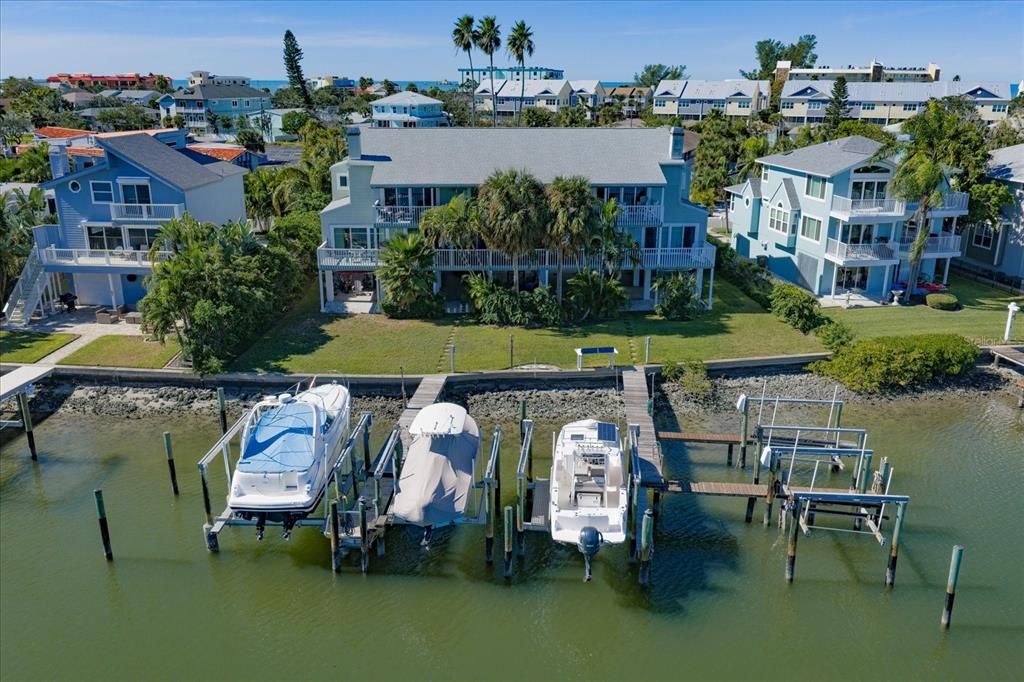 For Sale: $699,000 (2 beds, 2 baths, 1435 Square Feet)