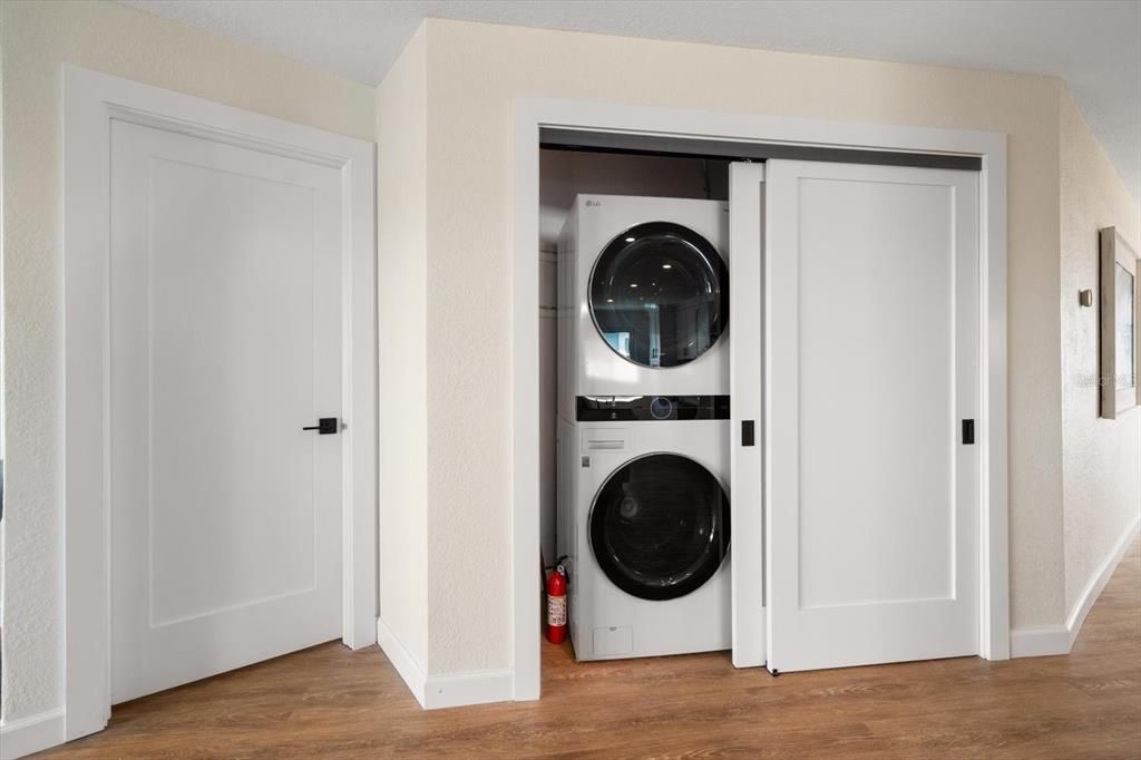 For Sale: $699,000 (2 beds, 2 baths, 1435 Square Feet)