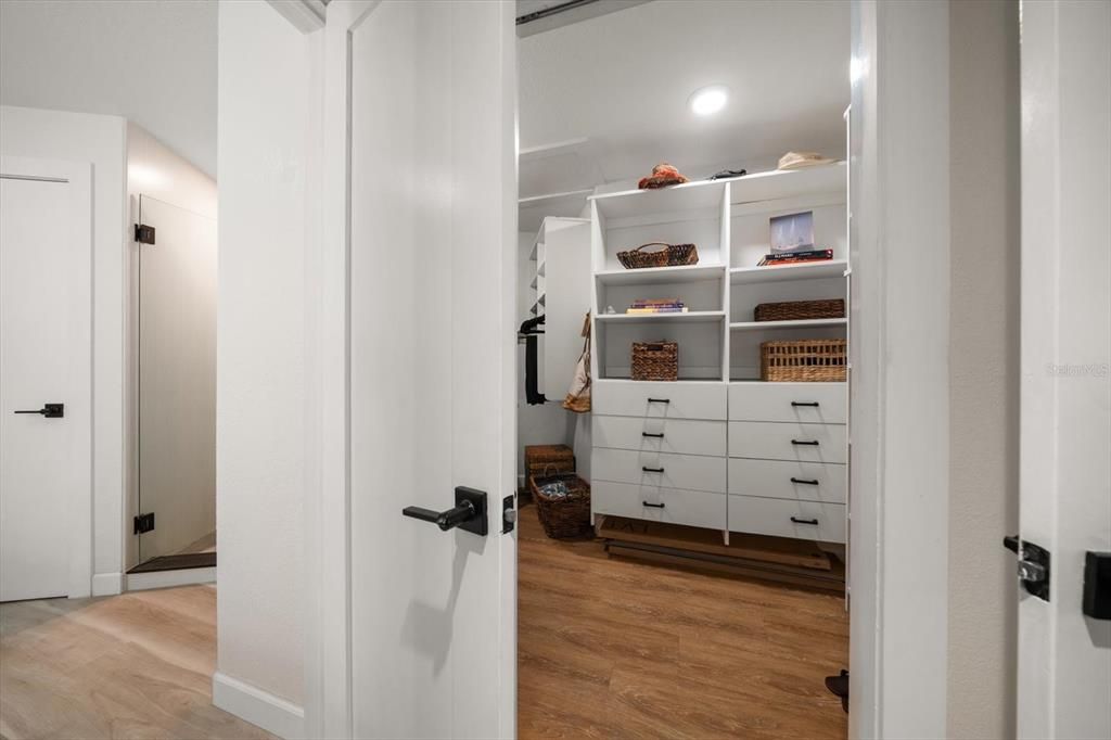 For Sale: $699,000 (2 beds, 2 baths, 1435 Square Feet)