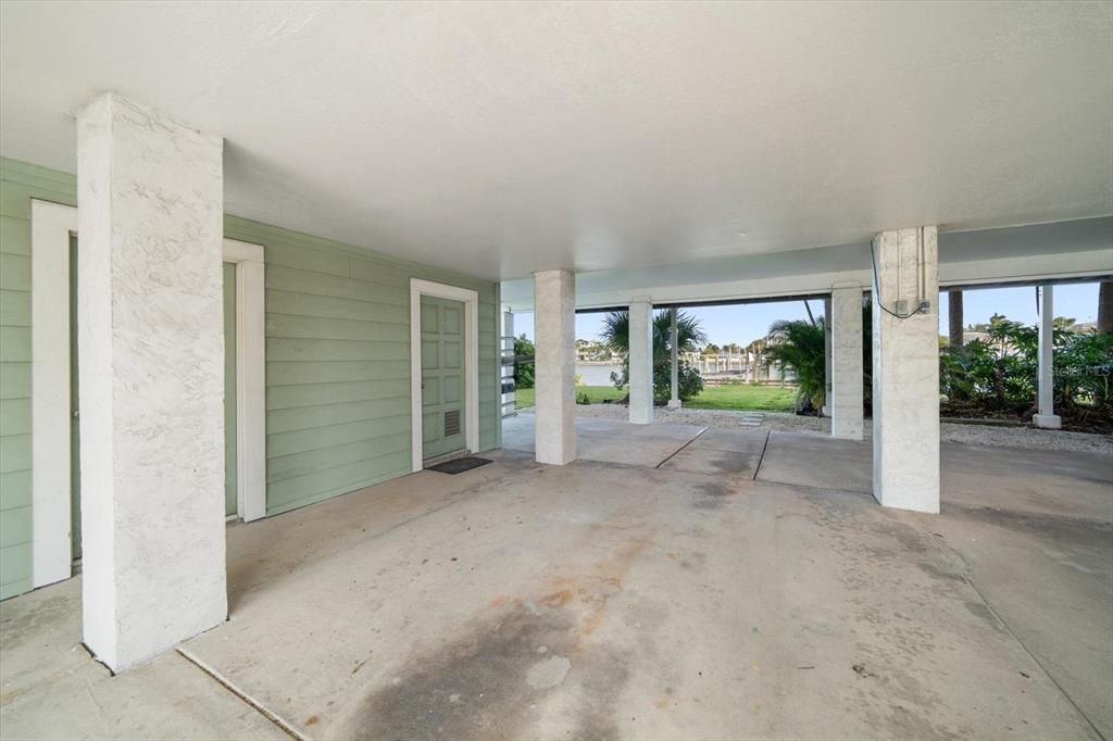 For Sale: $699,000 (2 beds, 2 baths, 1435 Square Feet)