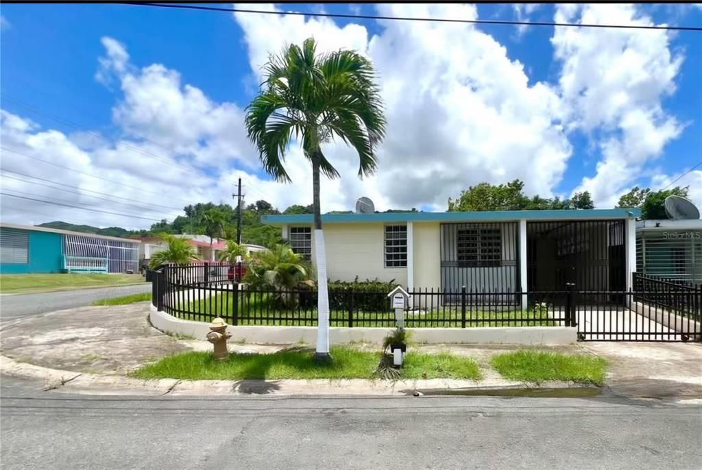 Vendido Recientemente: $180,000 (5 camas, 1 baños, 2160 Pies cuadrados)