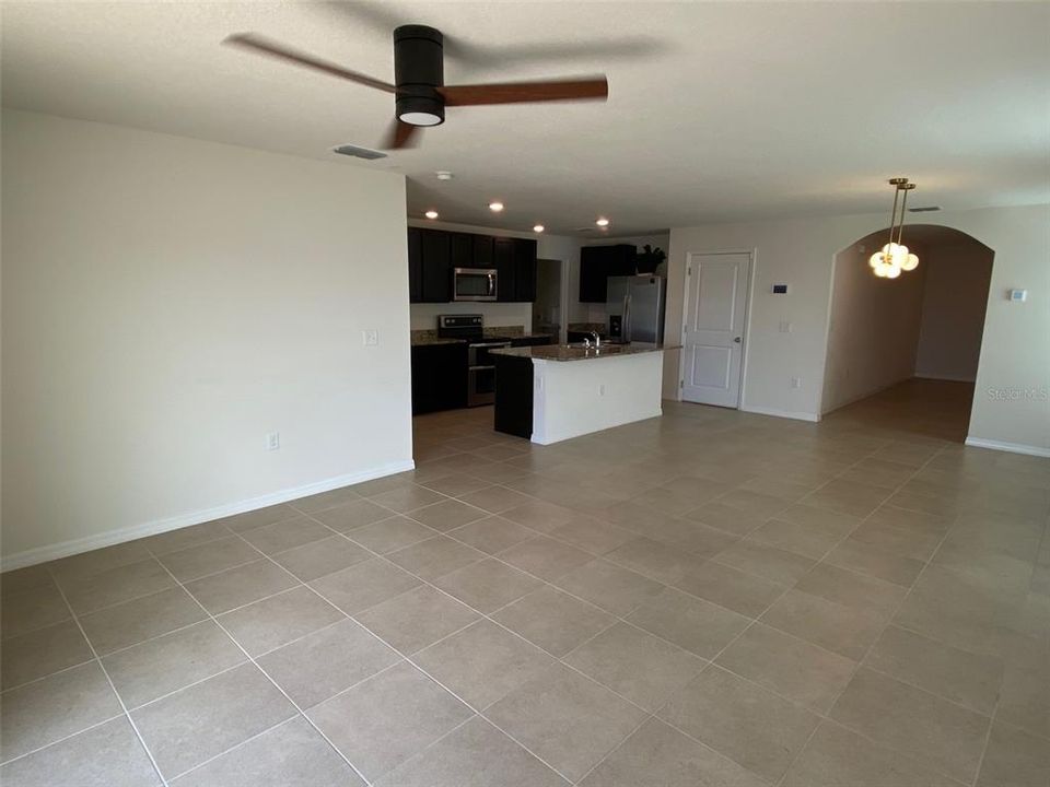 For Rent: $3,000 (5 beds, 3 baths, 2522 Square Feet)