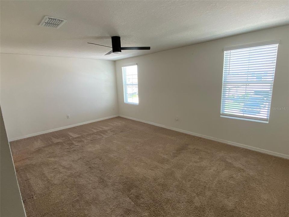 For Rent: $3,000 (5 beds, 3 baths, 2522 Square Feet)