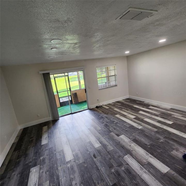 Active With Contract: $280,000 (2 beds, 2 baths, 1094 Square Feet)