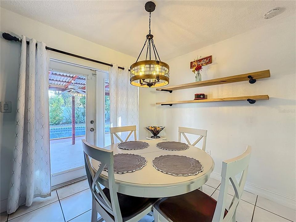 For Sale: $350,000 (3 beds, 2 baths, 1149 Square Feet)