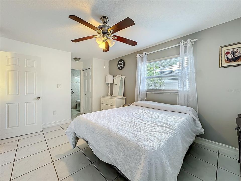 For Sale: $350,000 (3 beds, 2 baths, 1149 Square Feet)