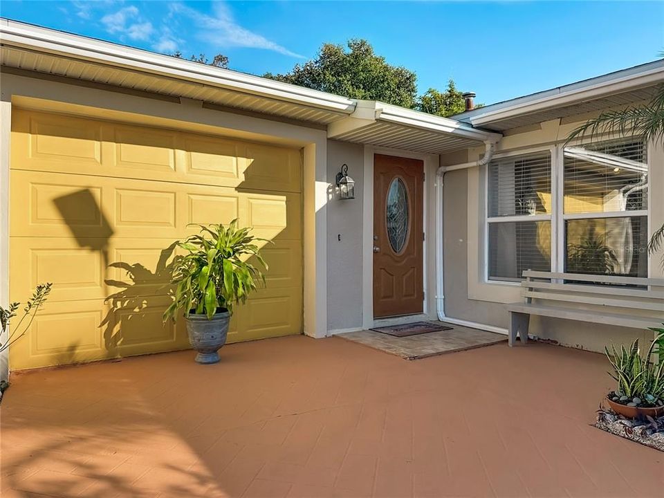 For Sale: $350,000 (3 beds, 2 baths, 1149 Square Feet)