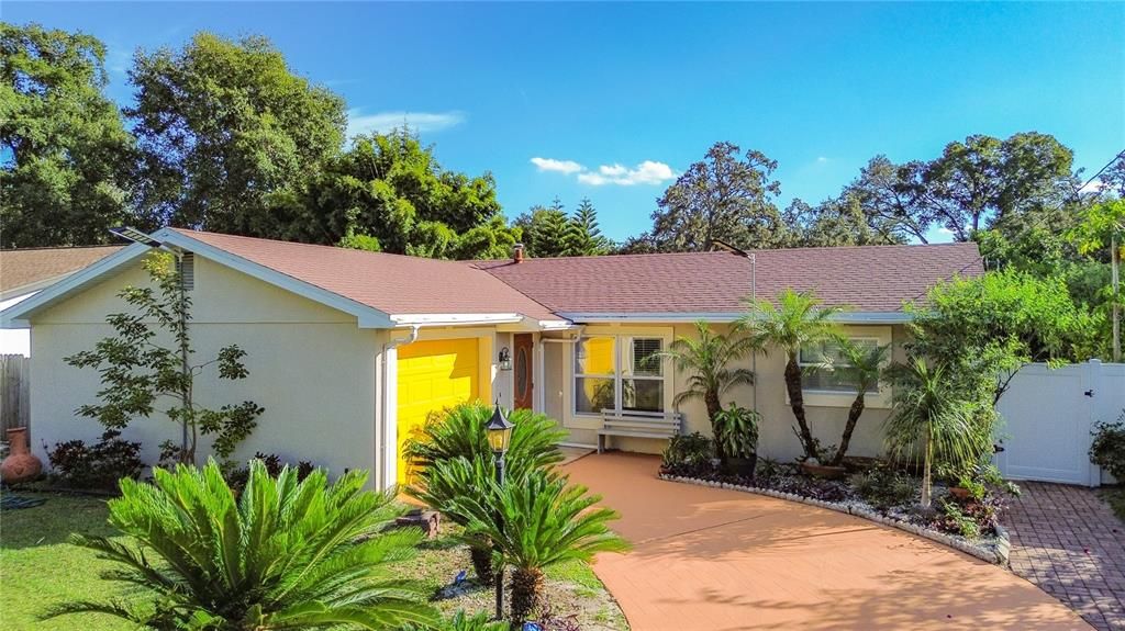 For Sale: $350,000 (3 beds, 2 baths, 1149 Square Feet)