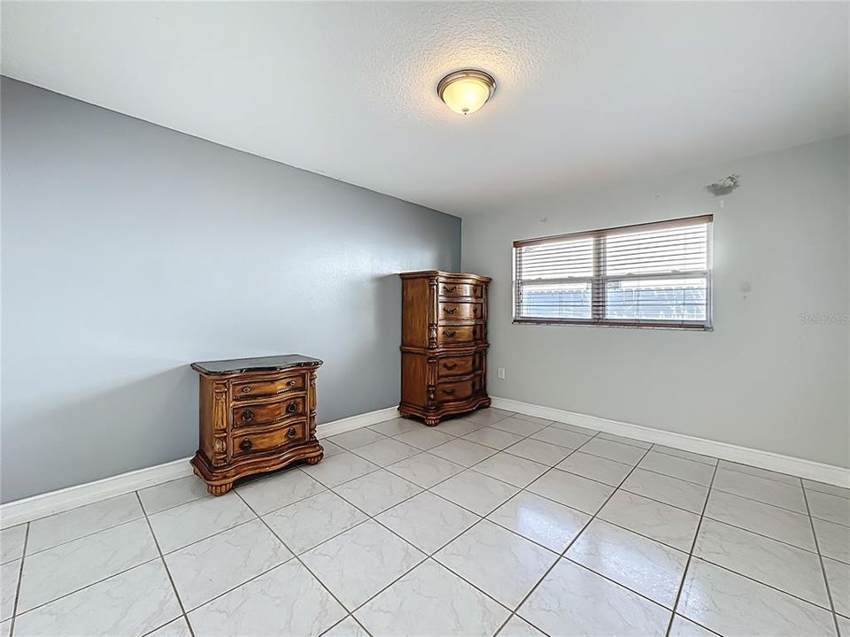 For Sale: $350,000 (3 beds, 2 baths, 1149 Square Feet)