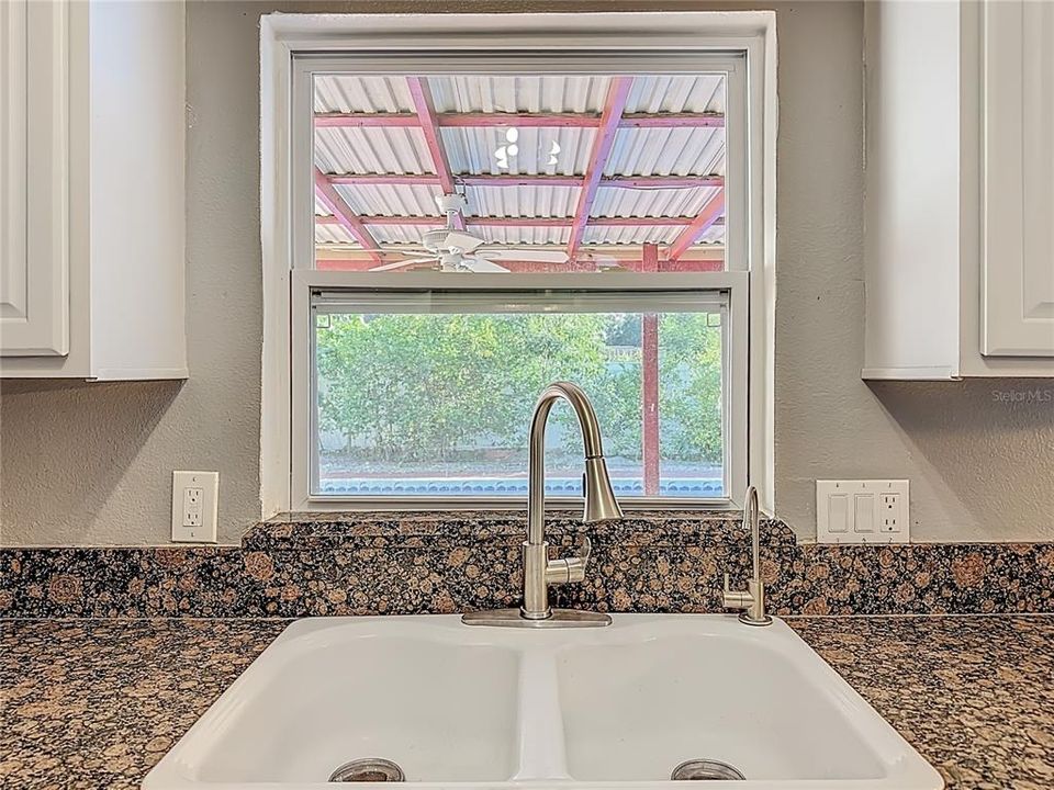 For Sale: $350,000 (3 beds, 2 baths, 1149 Square Feet)