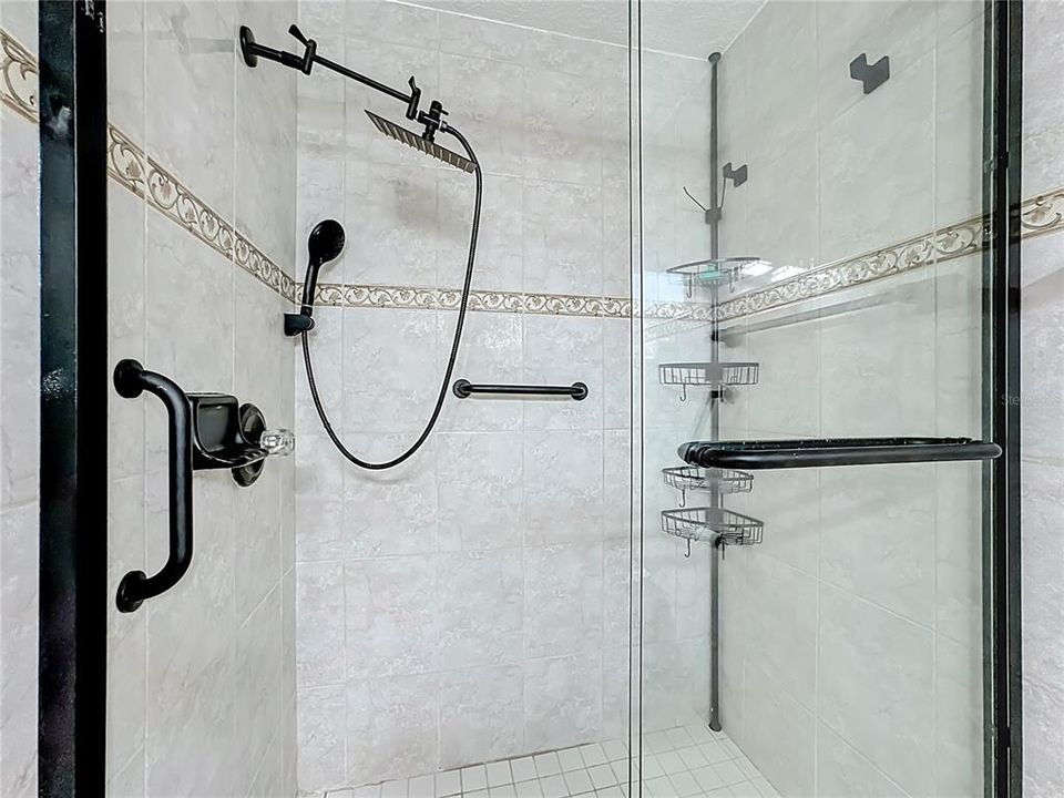 For Sale: $350,000 (3 beds, 2 baths, 1149 Square Feet)