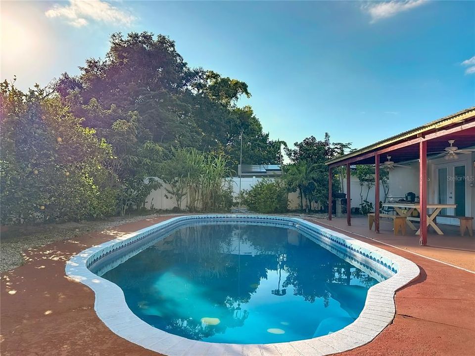 For Sale: $350,000 (3 beds, 2 baths, 1149 Square Feet)