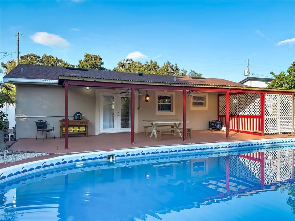 For Sale: $350,000 (3 beds, 2 baths, 1149 Square Feet)