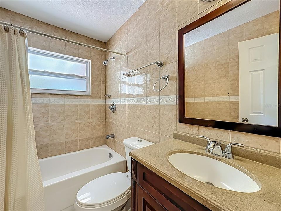 For Sale: $350,000 (3 beds, 2 baths, 1149 Square Feet)