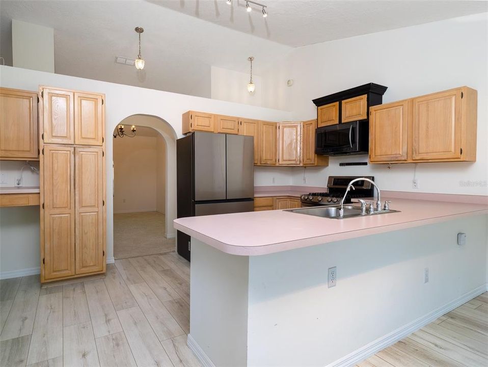 En Venta: $1,625,000 (3 camas, 2 baños, 2413 Pies cuadrados)