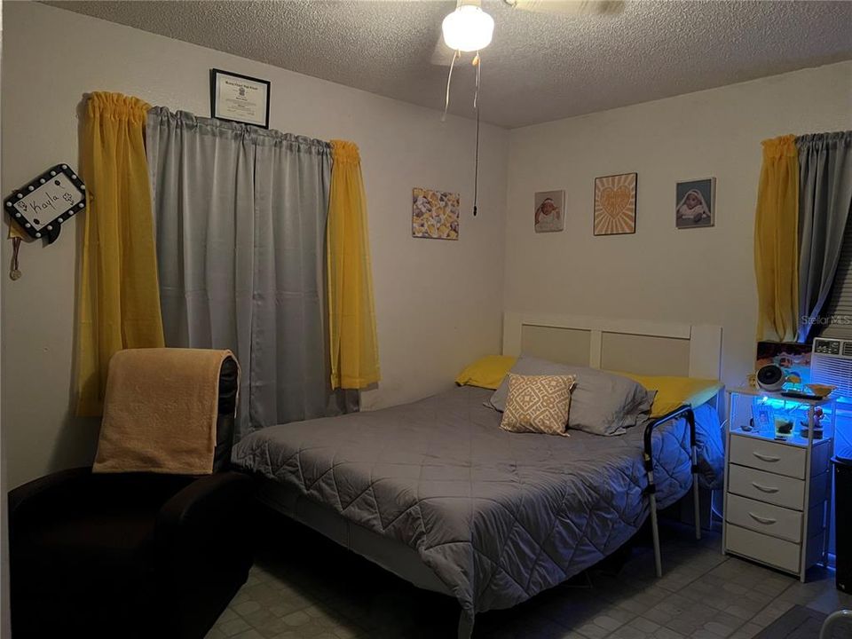 For Sale: $220,000 (3 beds, 1 baths, 973 Square Feet)