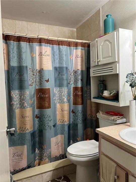 For Sale: $220,000 (3 beds, 1 baths, 973 Square Feet)