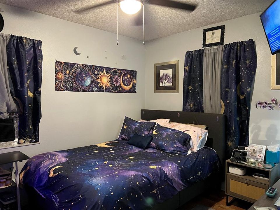 For Sale: $220,000 (3 beds, 1 baths, 973 Square Feet)