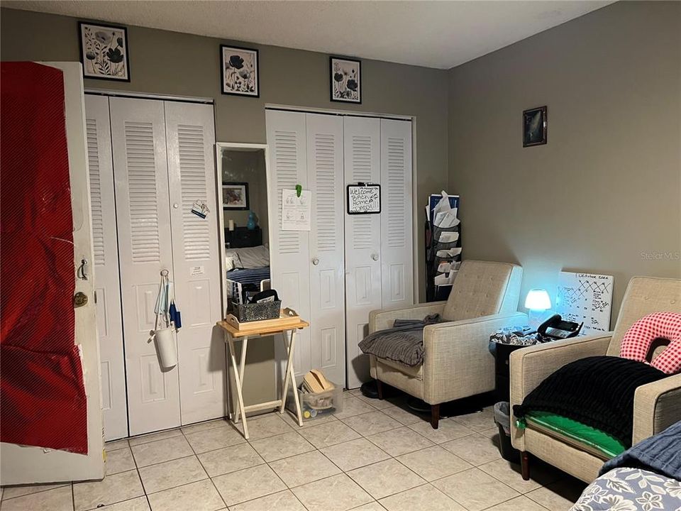 For Sale: $220,000 (3 beds, 1 baths, 973 Square Feet)