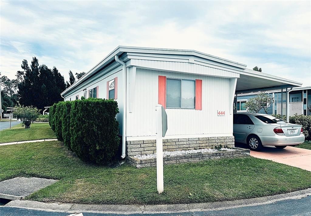 Active With Contract: $74,900 (2 beds, 2 baths, 784 Square Feet)