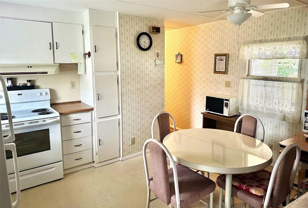 Active With Contract: $74,900 (2 beds, 2 baths, 784 Square Feet)