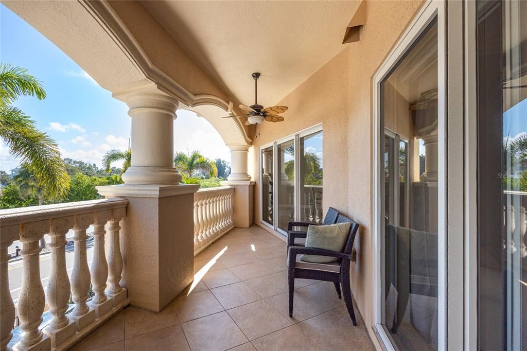 En Venta: $1,595,000 (3 camas, 3 baños, 2145 Pies cuadrados)