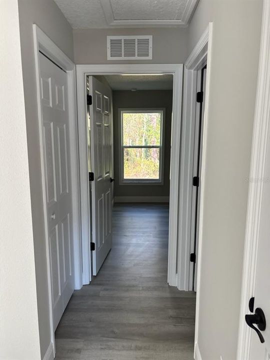 Active With Contract: $239,900 (3 beds, 2 baths, 1405 Square Feet)