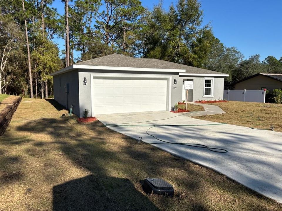 Active With Contract: $239,900 (3 beds, 2 baths, 1405 Square Feet)