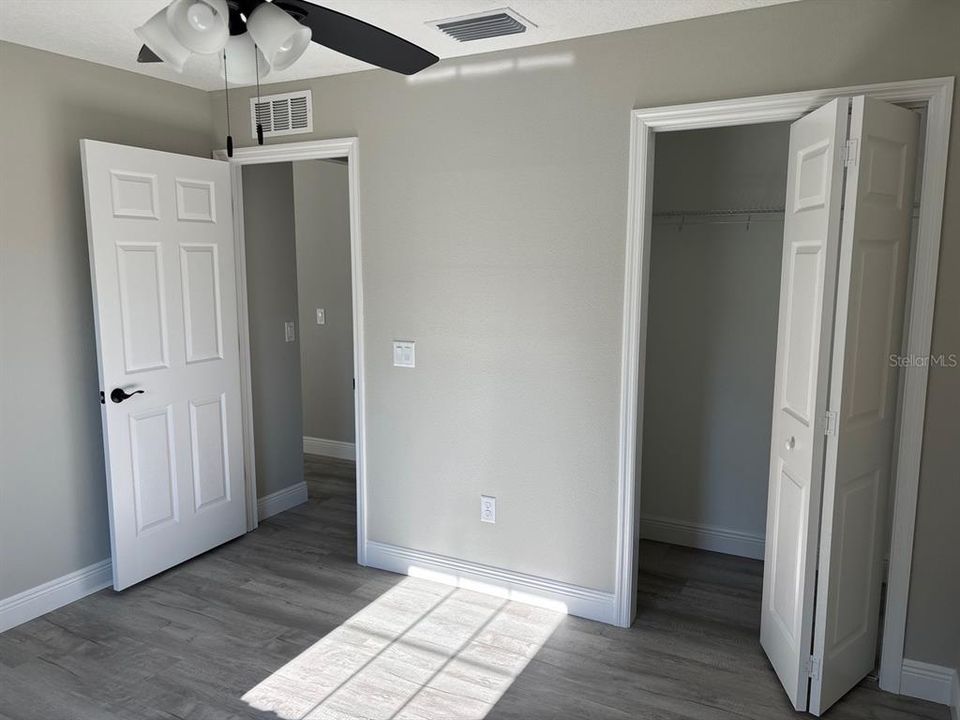 Active With Contract: $239,900 (3 beds, 2 baths, 1405 Square Feet)