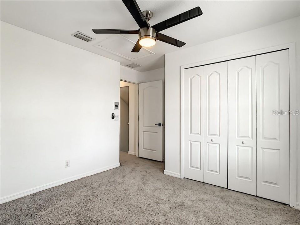 Activo con contrato: $2,600 (3 camas, 2 baños, 1587 Pies cuadrados)