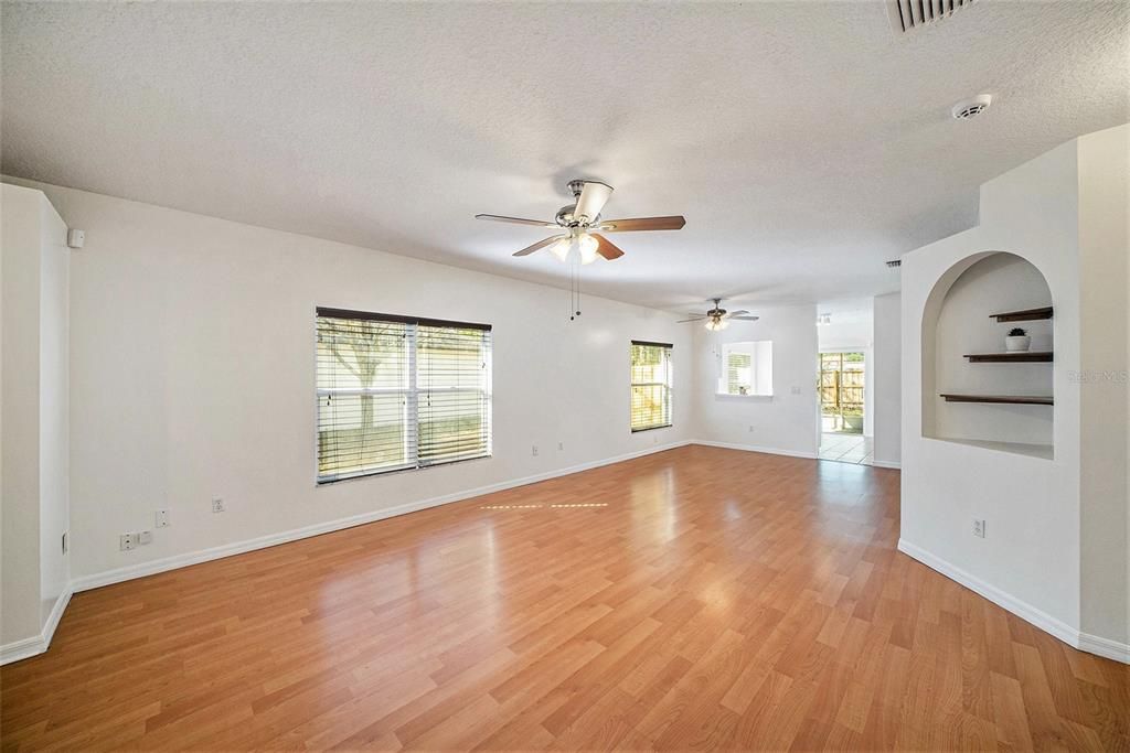 En Venta: $323,000 (3 camas, 2 baños, 1254 Pies cuadrados)