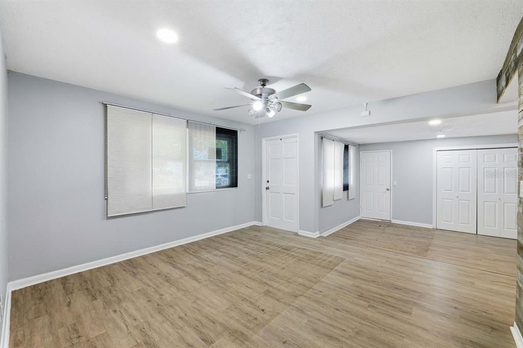 For Rent: $2,350 (4 beds, 2 baths, 1474 Square Feet)