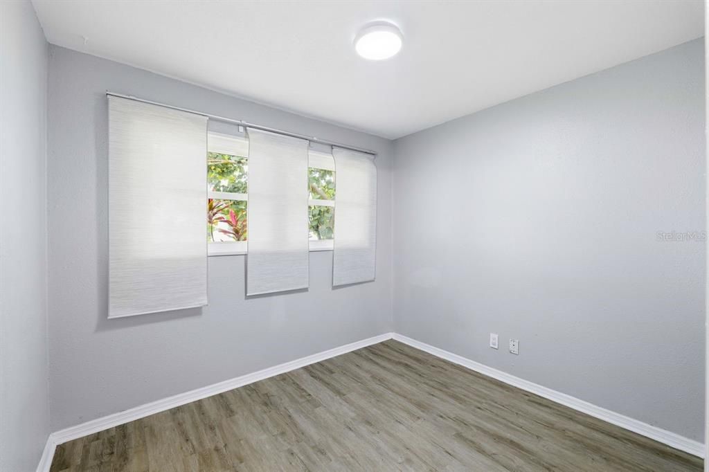 For Rent: $2,350 (4 beds, 2 baths, 1474 Square Feet)